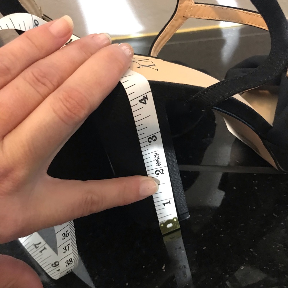 New York and Company heeled platform sandals - Picture 4 of 5